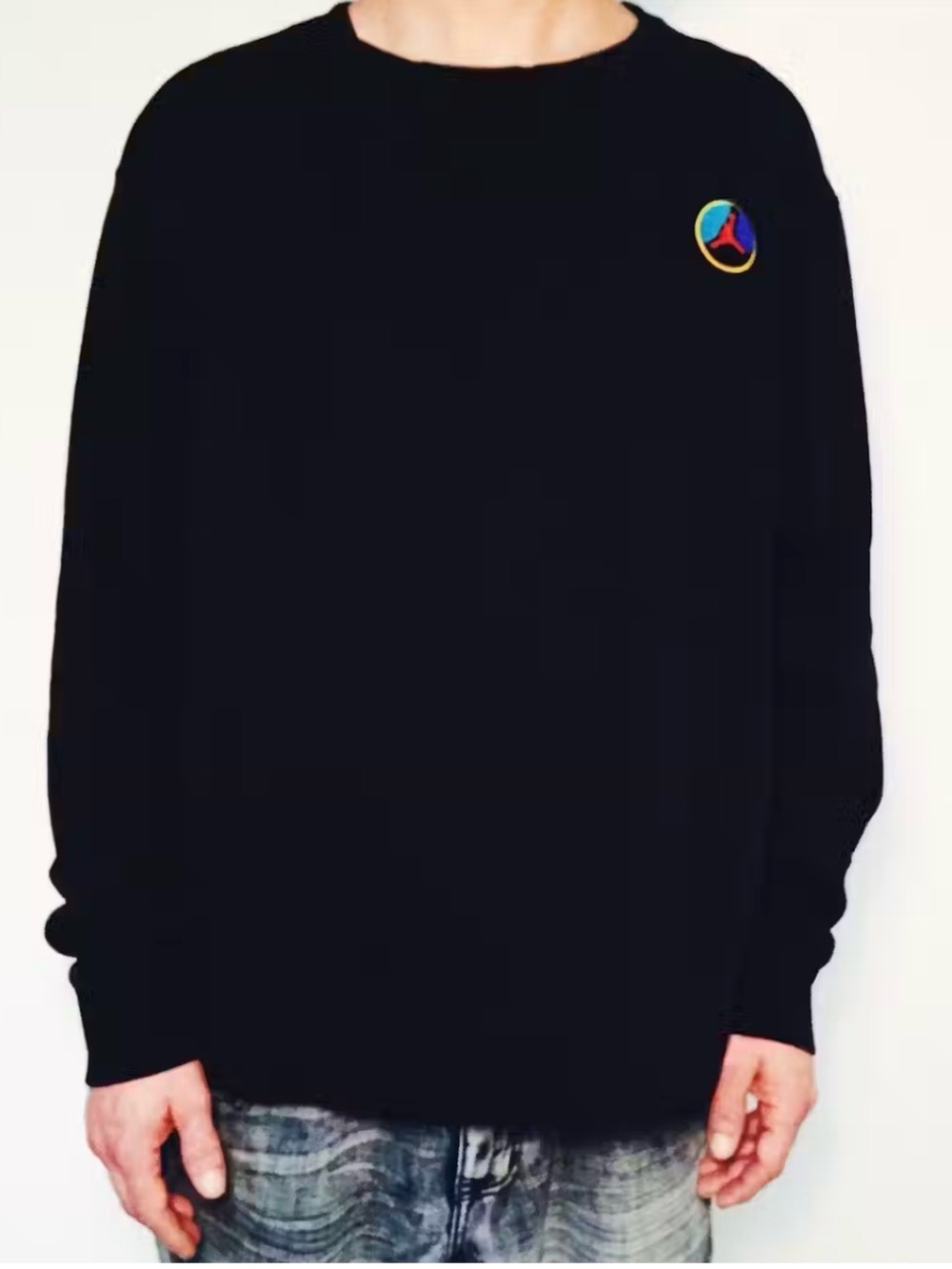 Jordan Men’s XXL Black Crewneck Sweatshirt with Multicolor Emblem Like New
